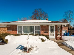 9519 S Trumbull Ave, Evergreen Park, IL 60805