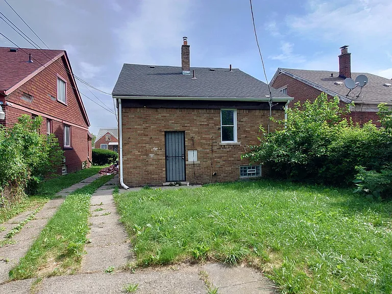 9313 Harvard Rd — Photo 16