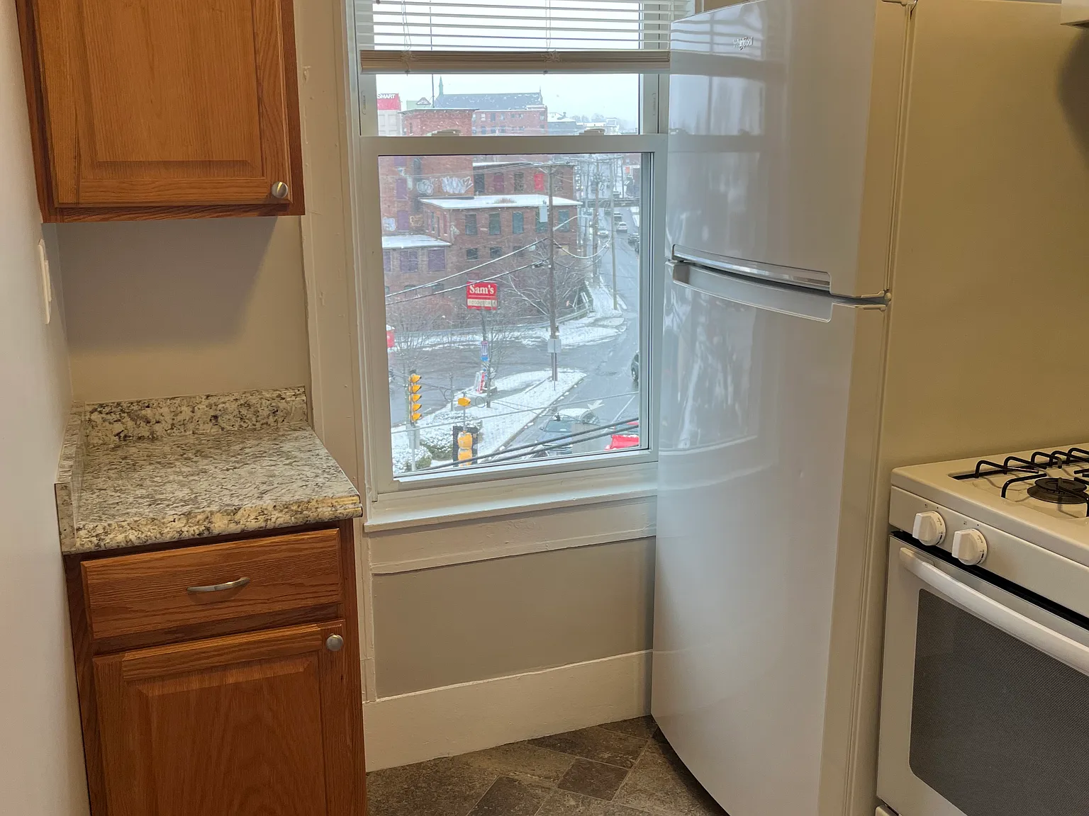 1 bed, 630 sqft, $1,700 — Photo 2