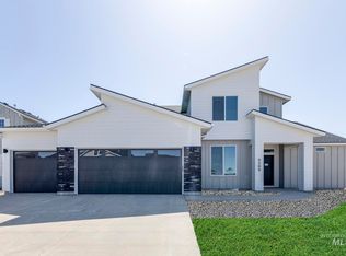 8209 E Red Horse St, Nampa, ID 83687