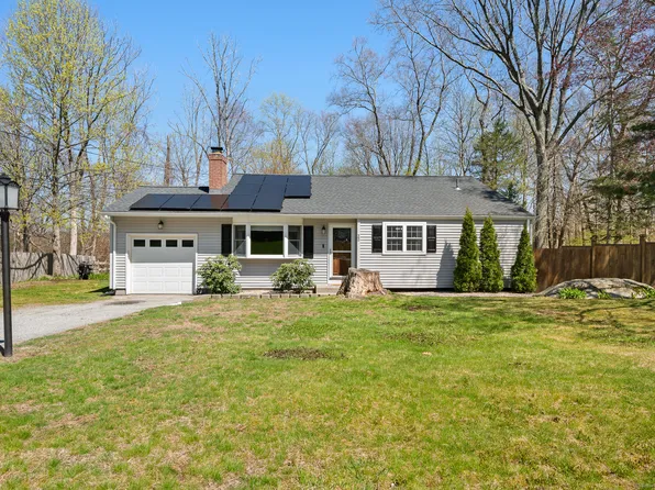 22 Oakwood Drive, Ledyard, CT 06335