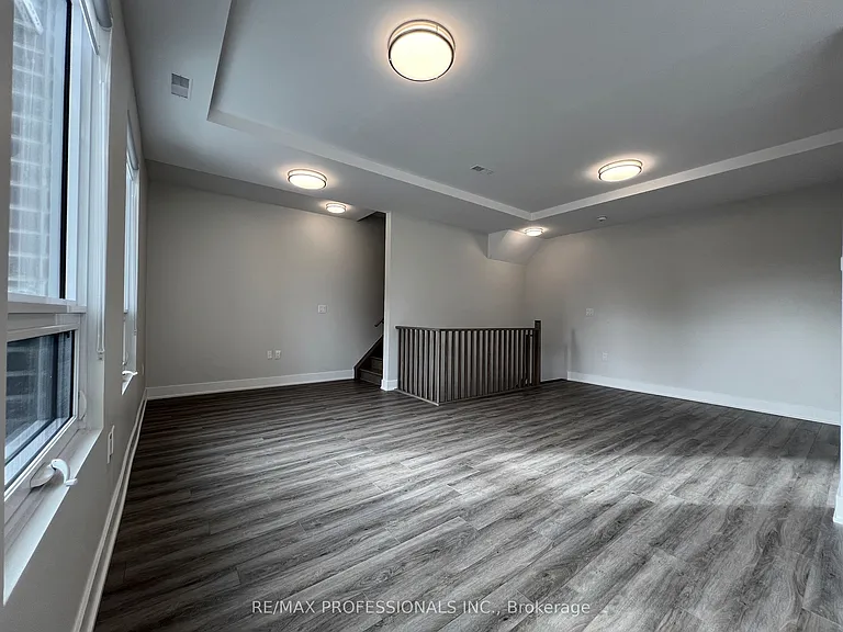62 Dixfield Dr #123 — Photo 16