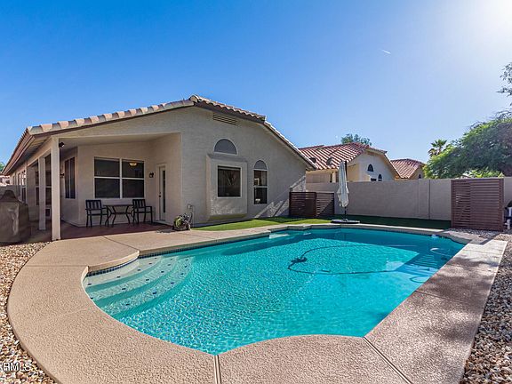 3rd image of 1080 W MYRNA Lane