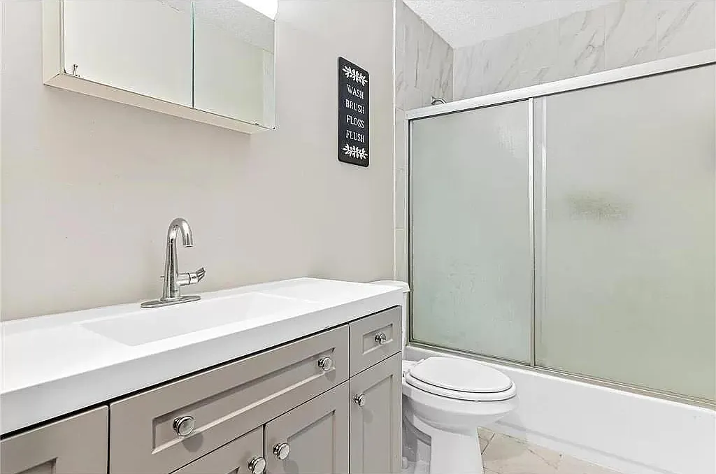 4 bed, 1.5 bath, 1675 sqft, $2,499 — Photo 1