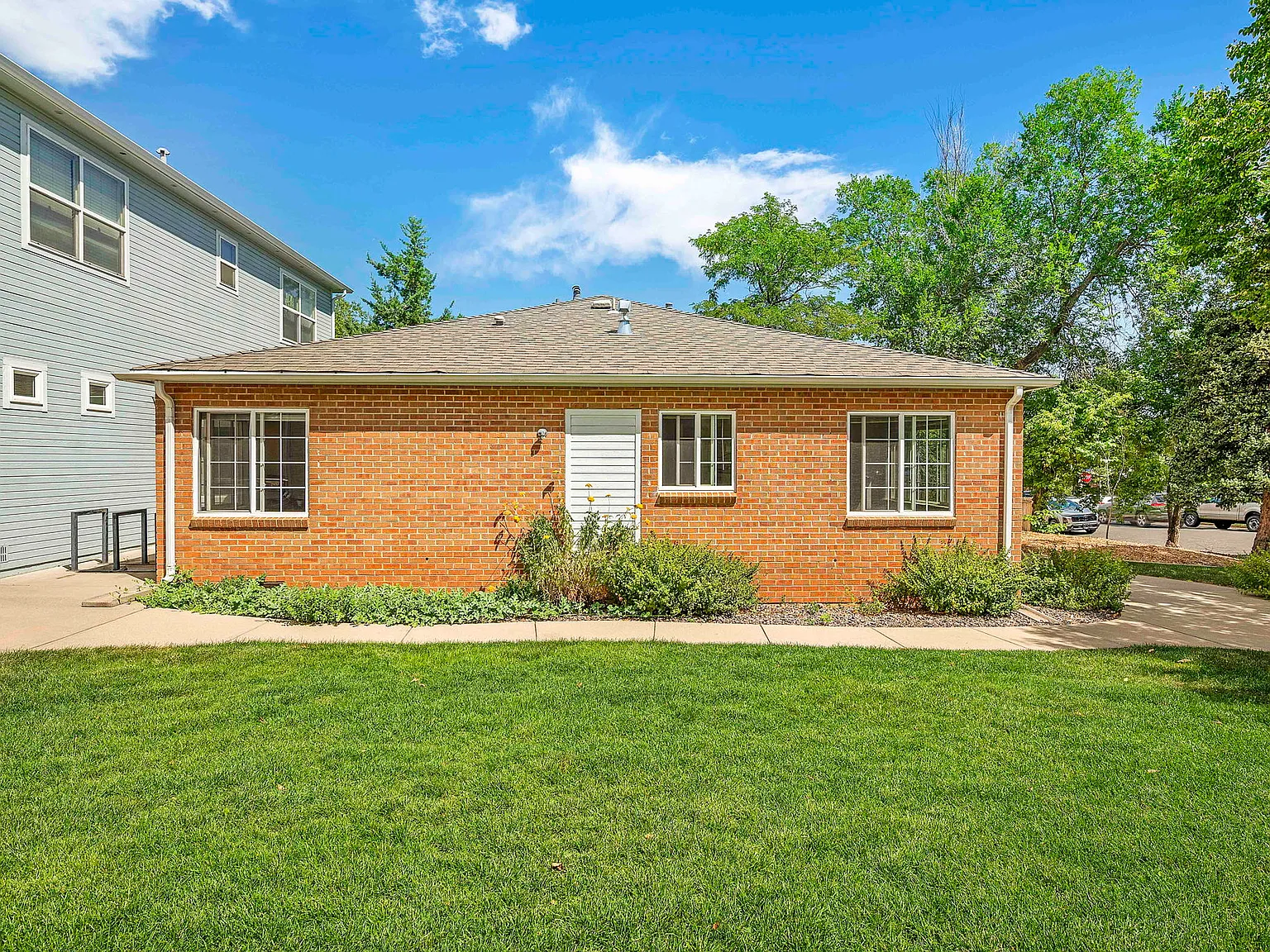 4 bed, 1800 sqft, $9,861 — Photo 2
