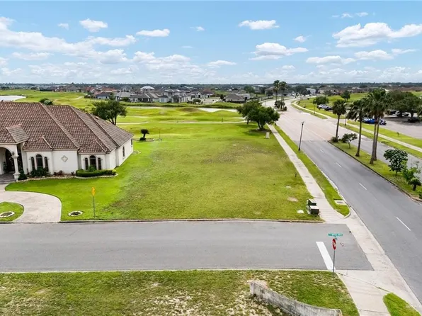 1920 Woods Dr E, Edinburg, TX 78542