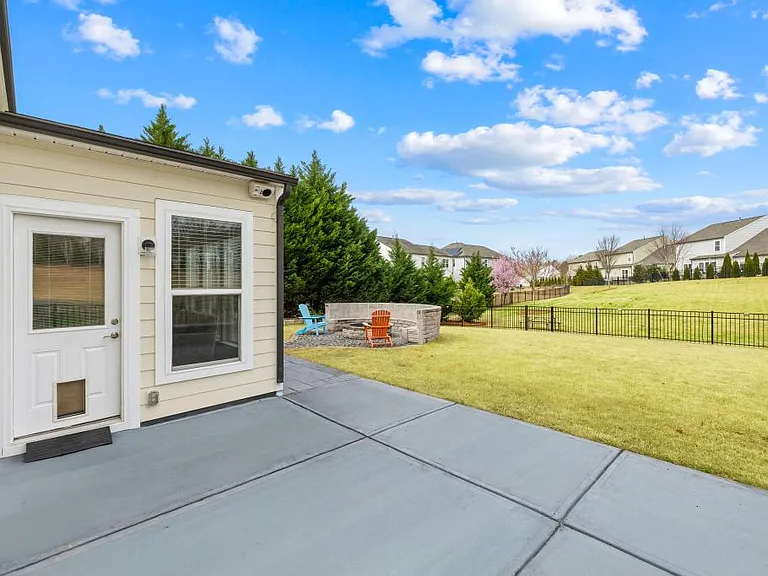 1084 Crescent Moon Dr — Photo 37
