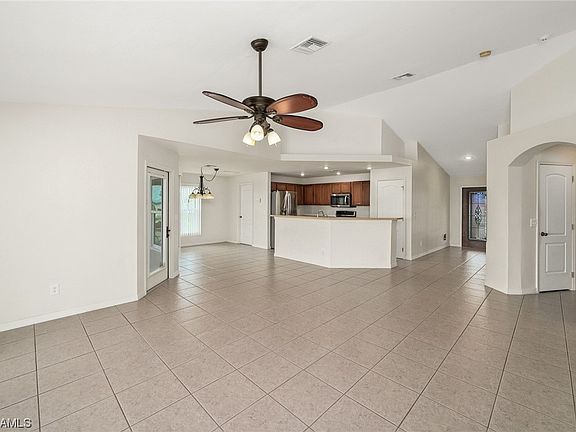 5th image of 2210 NE 1st Pl