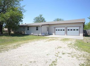 3411 Tulane Ln, Junction City, KS 66441