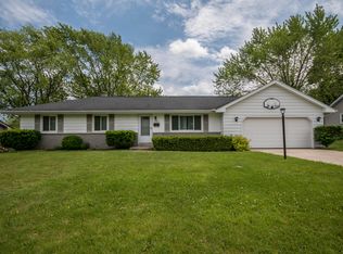 N93W17285 Grand Ave, Menomonee Falls, WI 53051