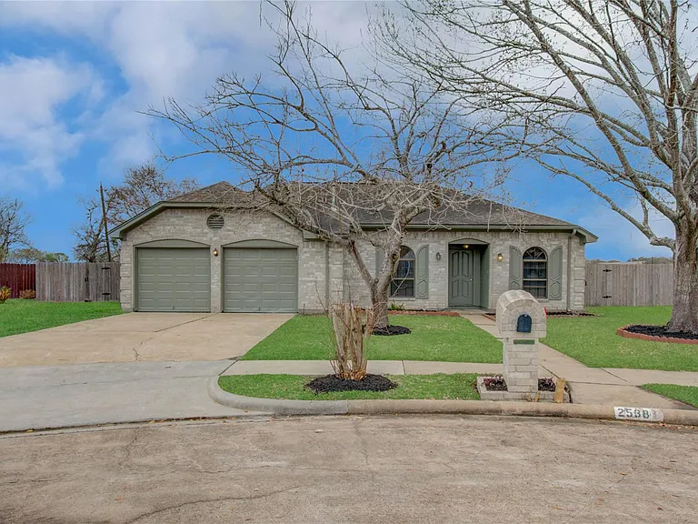 2538 Knights Cir — Photo 2