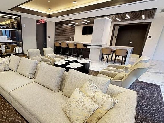 3rd image of 301 Altara Ave #626