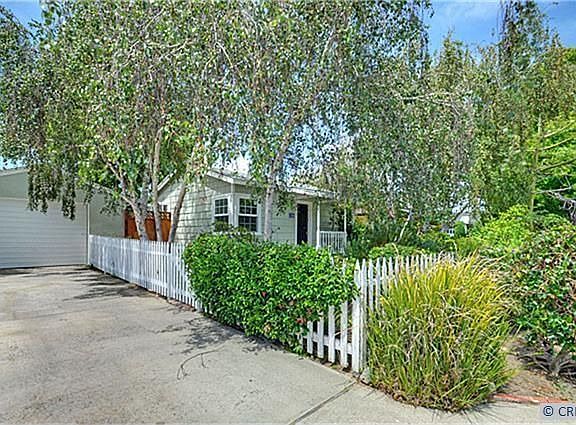4th image of 189 Costa Mesa St