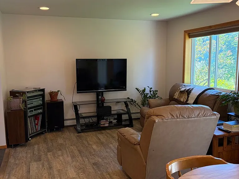 617 N 5th Ave #G — Photo 2