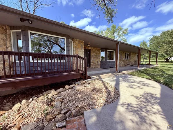 7640 NW 35th St, Silver Lake, KS 66539