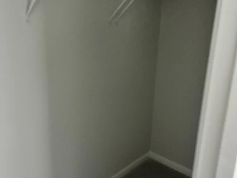 138 Zealand Ct — Photo 12