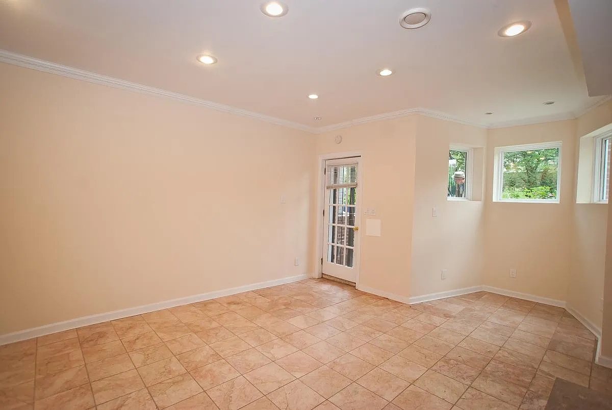 1 bed, 650 sqft, $2,049 — Photo 2