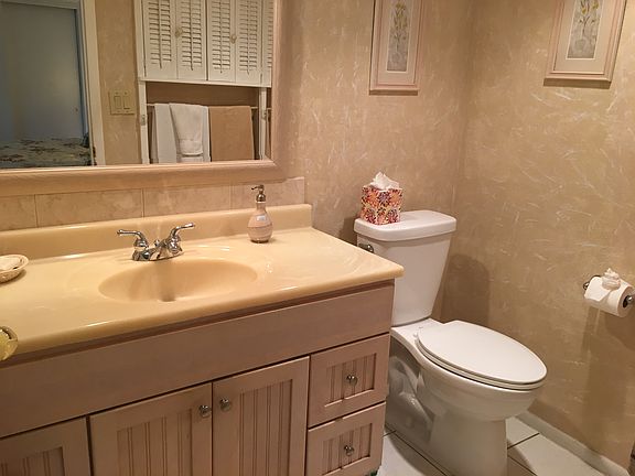 2nd image of 7400 College Pkwy APT 6C