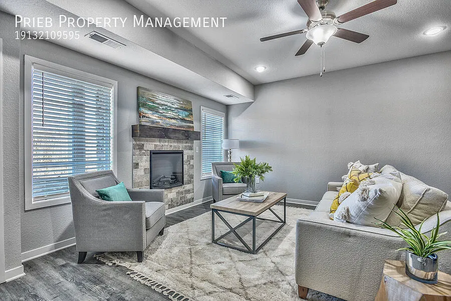 Parkview Apartments- Available NOW — Photo 3