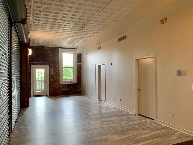 306 S Main St #2A — Photo 5