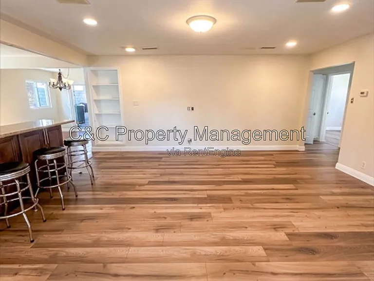 15433 Ector St — Photo 6