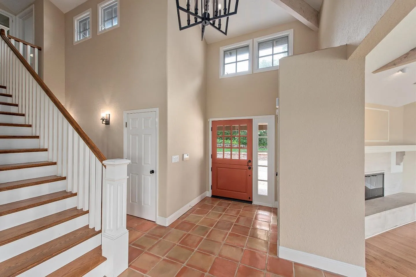 5 bed, 3.5 bath, 3550 sqft, $13,500 — Photo 3
