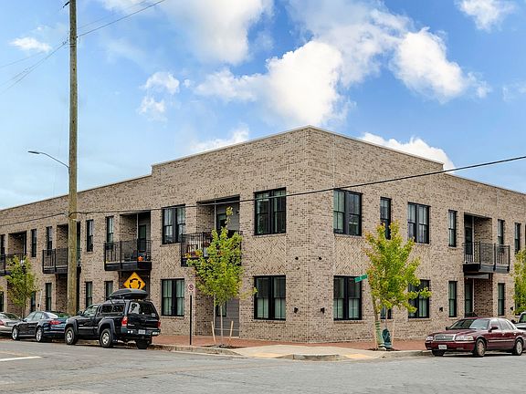 2nd image of 2416 Jefferson Ave #204