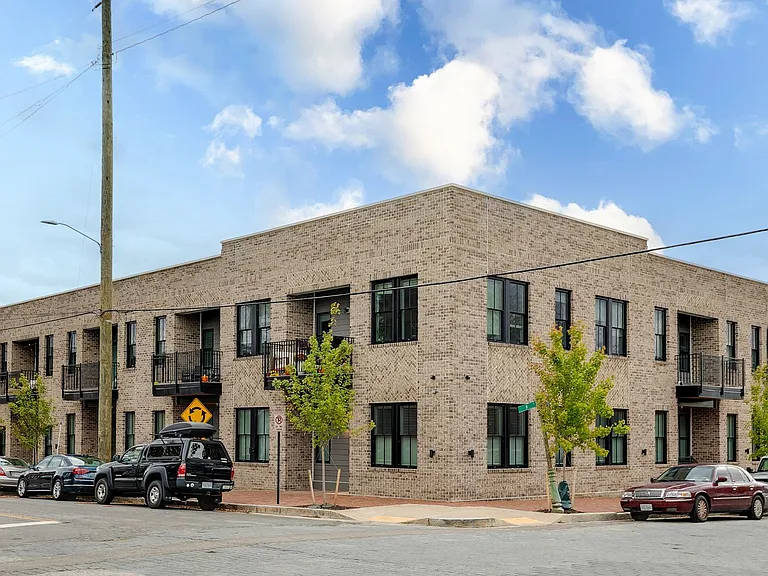 2416 Jefferson Ave — Photo 11