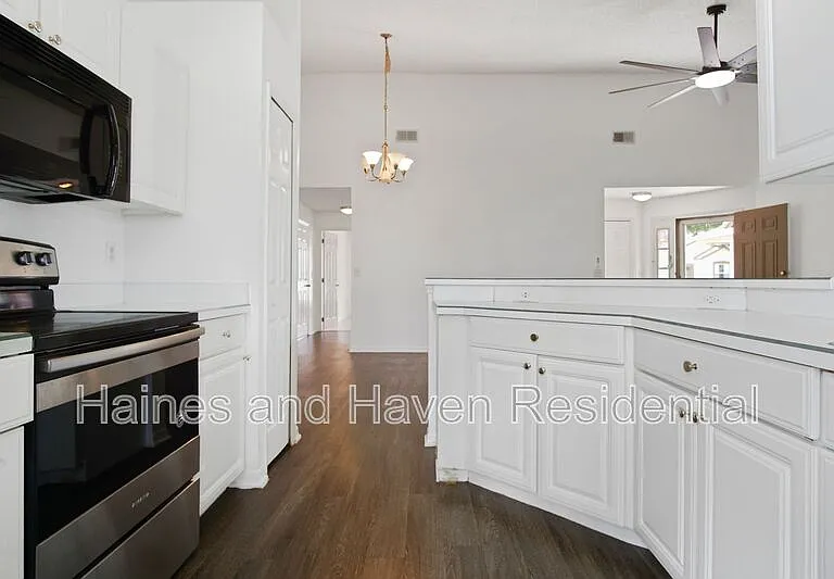 2492 Saint Augustine Blvd — Photo 7
