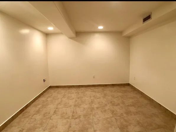 342 Mcguiness Boulevard image 6 of 8