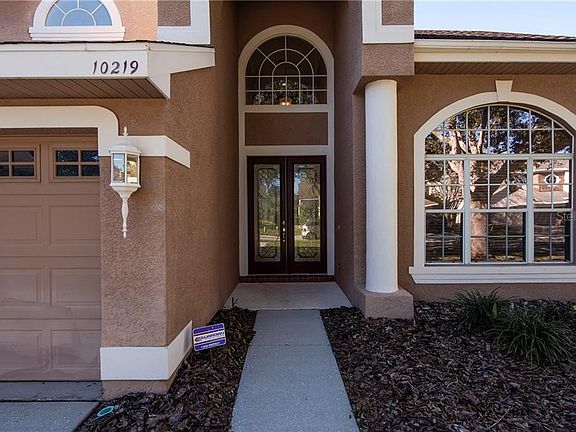 4th image of 10219 Deercliff Dr
