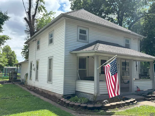 401 W 5th St, Waverly, KS 66871