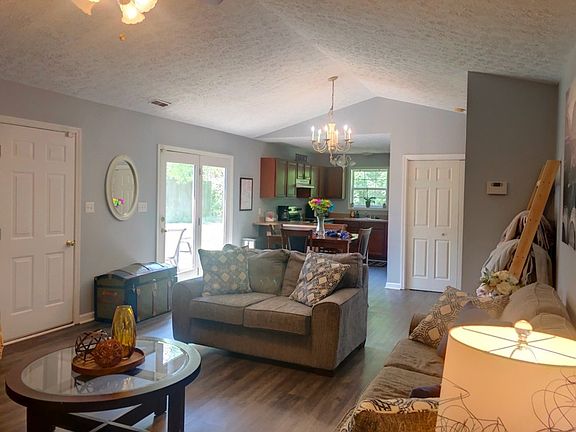 2nd image of 126 Goldfinch Dr