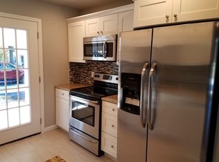 67 Autumn Ln, Levittown, PA 19055