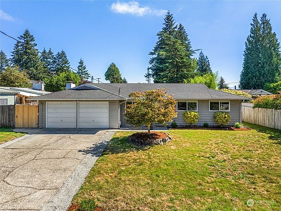 2nd image of 412 164th Avenue NE