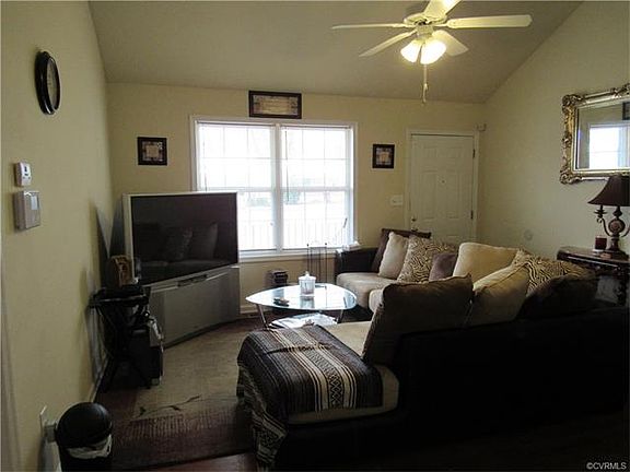 2nd image of 1149 W Wythe St