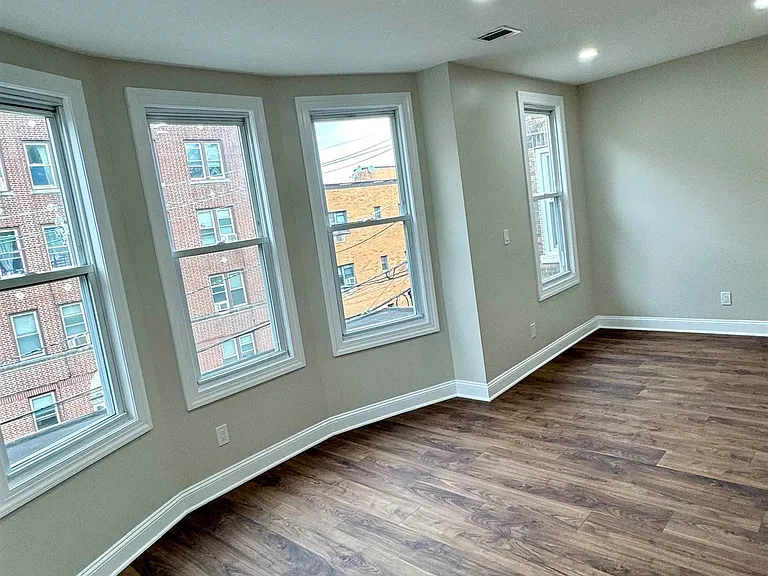 118 Parkview Ave #2 — Photo 19