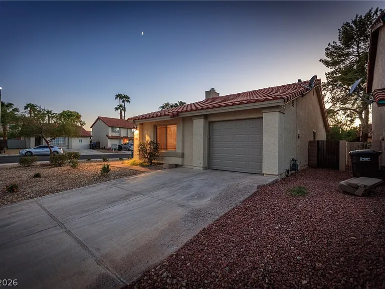 363 Tierra St — Photo 16
