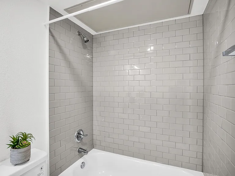 11218 Park Central Pl #C — Photo 8