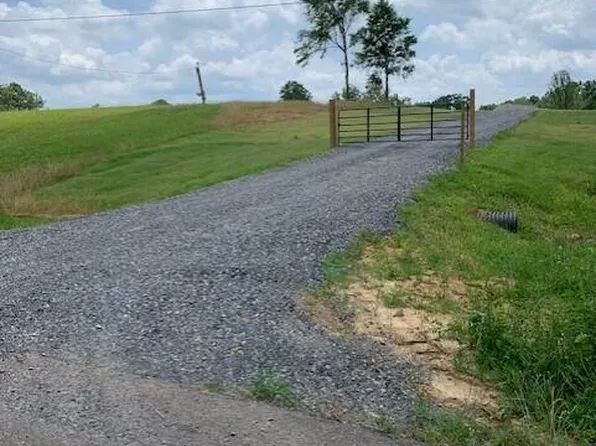 12239 Old Byhalia Rd, Byhalia, MS 38611