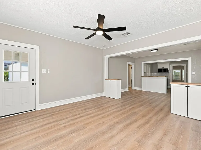 1548 McKenzie Ave — Photo 4