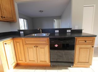 32769 Ridgefield Ave, Warren, MI 48088