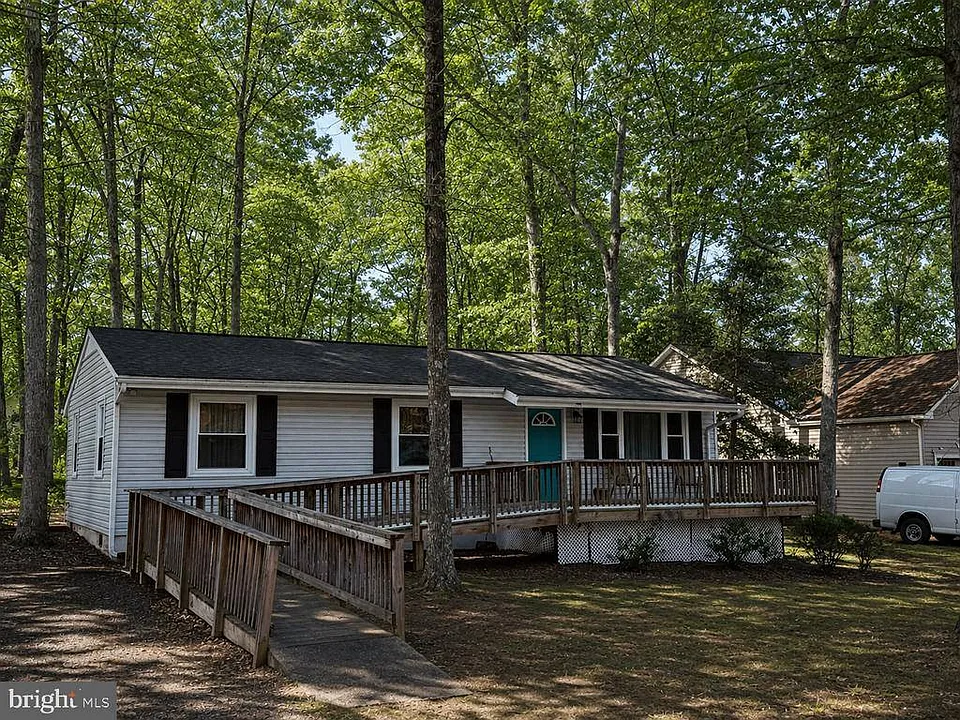 1238 Lakeview Pkwy