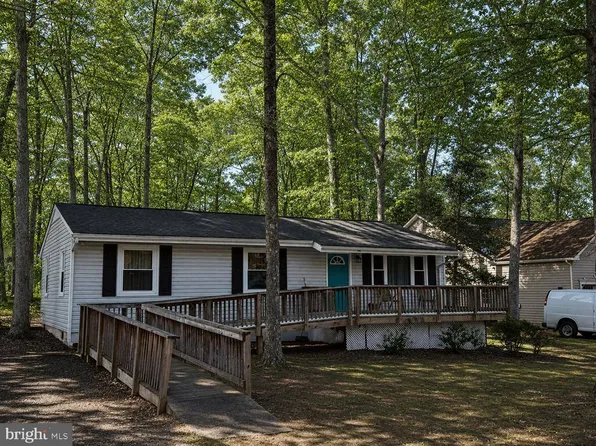 1238 Lakeview Pkwy, Locust Grove, VA 22508