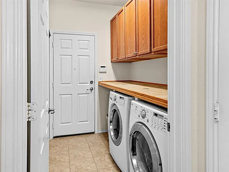 109 Providence St — Photo 18