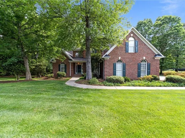 6809 Buckley Dr, Summerfield, NC 27358