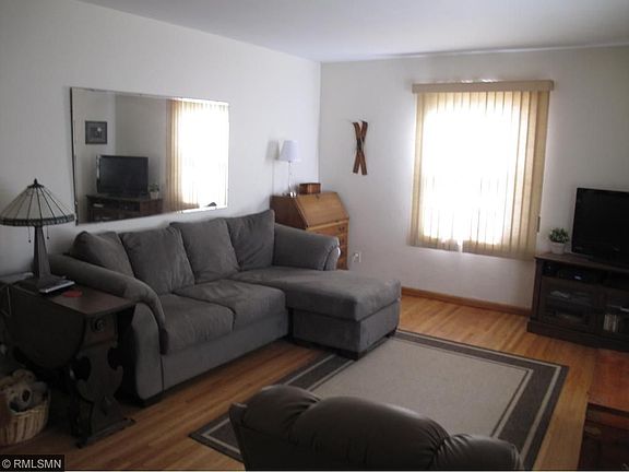 5th image of 128 20th Ave S