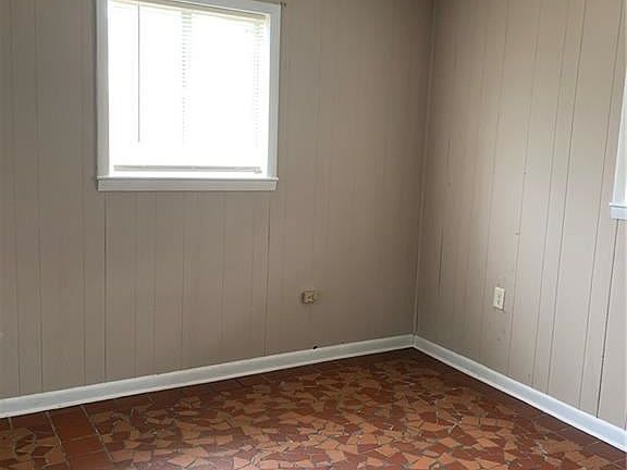 5th image of 2036 Estalote Ave