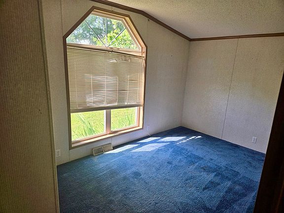 4th image of 230 Woodland Hills Ln