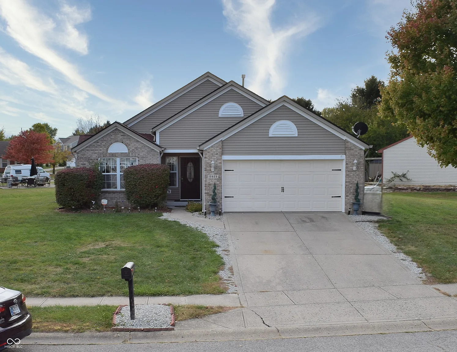 10825 Sedgegrass Dr photo 1